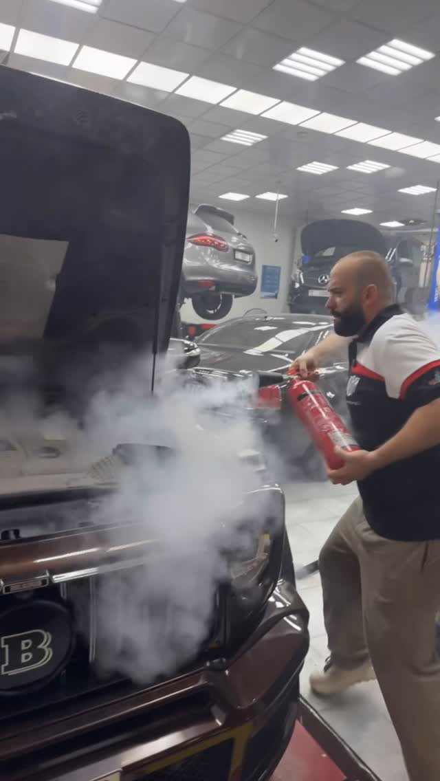 معقول صاحب السيارة زعل مني😂